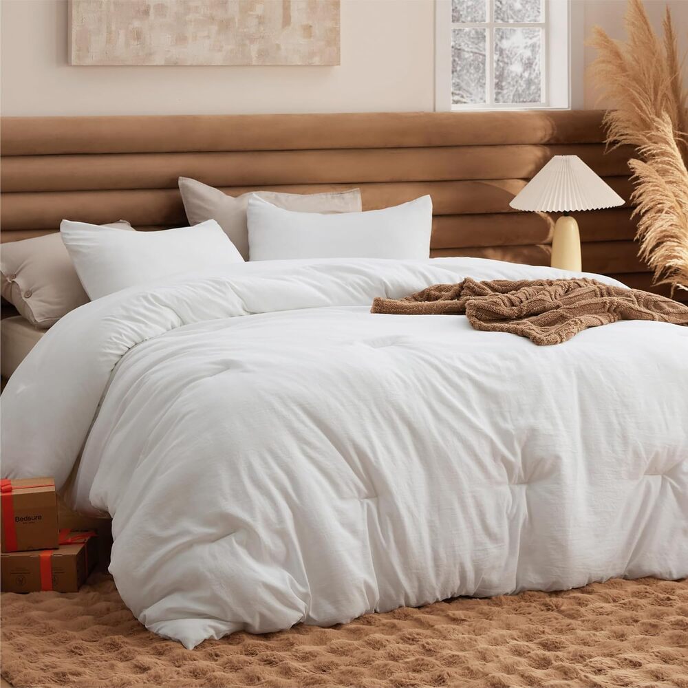 3 Pc Bedsure Queen Comforter Set All Seasons GentleSoft Comforter, 2 Pillowcases
